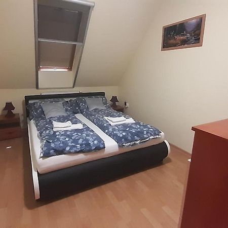 Elizabet Apartman A Belvarosban Szarvas Bagian luar foto