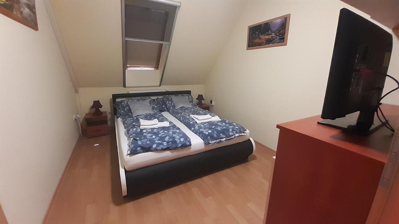 Elizabet Apartman A Belvarosban Szarvas Bagian luar foto