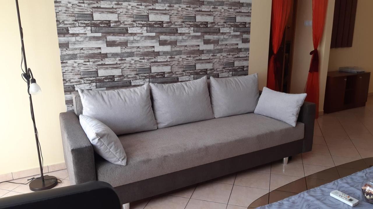 Elizabet Apartman A Belvarosban Szarvas Bagian luar foto