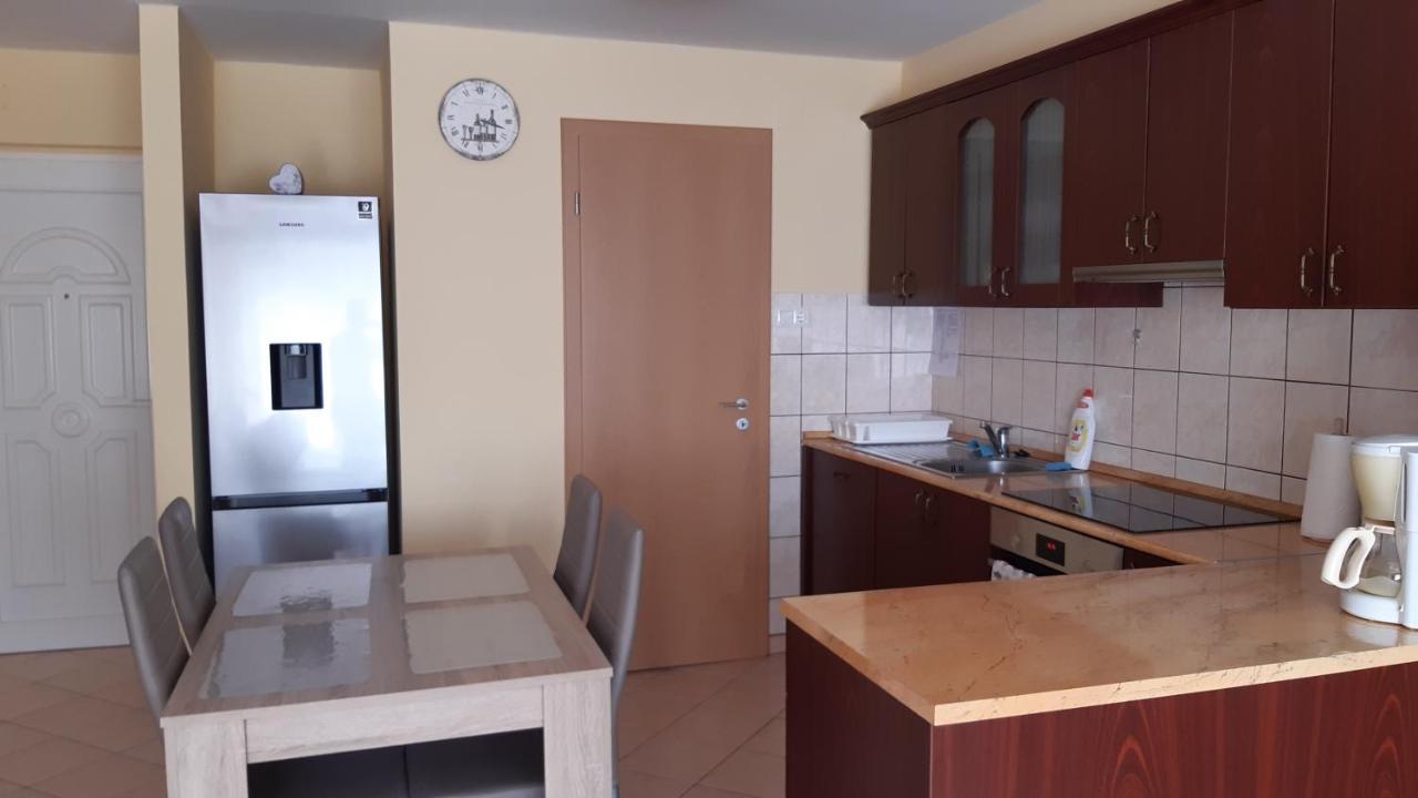 Elizabet Apartman A Belvarosban Szarvas Bagian luar foto